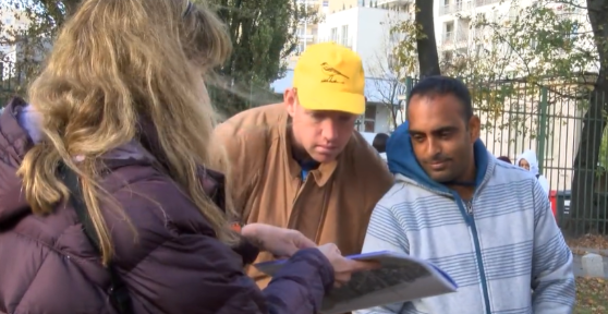 מפגש ושיחה ברחוב